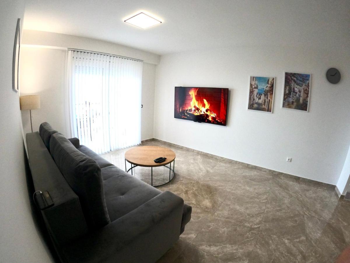 Apartment Dalmatino *